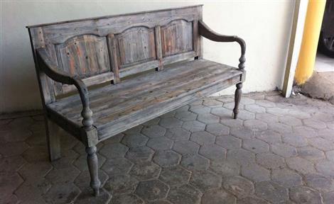 bench pine wood