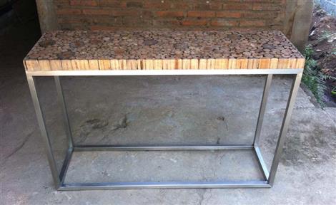 console table whit stainles leg